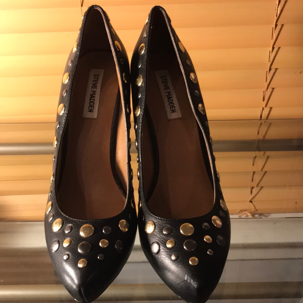 Steve Madden studded platform pumps